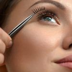 how to apply fake eyelashes